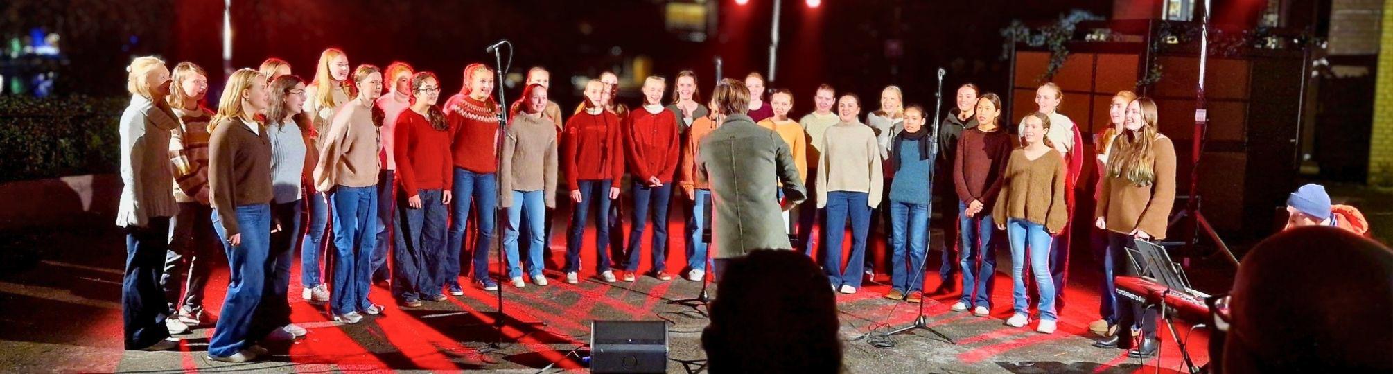 Opplev oss Elvelangs!
